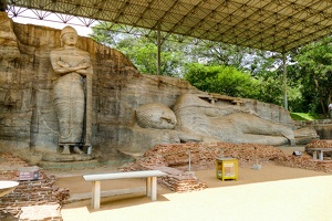Gal Vihāra - Buddhastatuen aus dem Fels gehauen