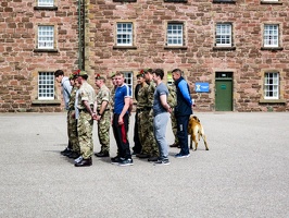 Auftstellen zum Appell - Mit der Kleiderordnung hapert es noch ein wenig beim Royal Regiment of Scotland ...