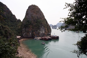Halong-Bucht: Hang Sung Sot-Insel und -Höhle